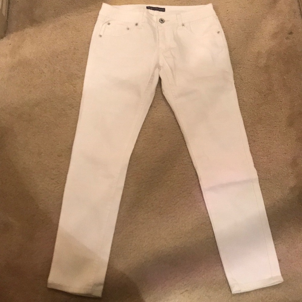 White jean